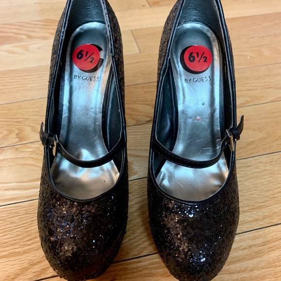 BRAND NEW Guess heels - Picture 2 of 4